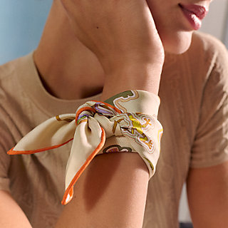 caracteristick-detail-scarf-45